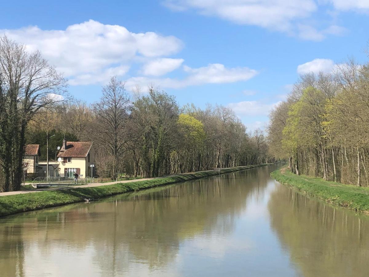 Western City Troyes Barberey-Saint-Sulpice ภายนอก รูปภาพ